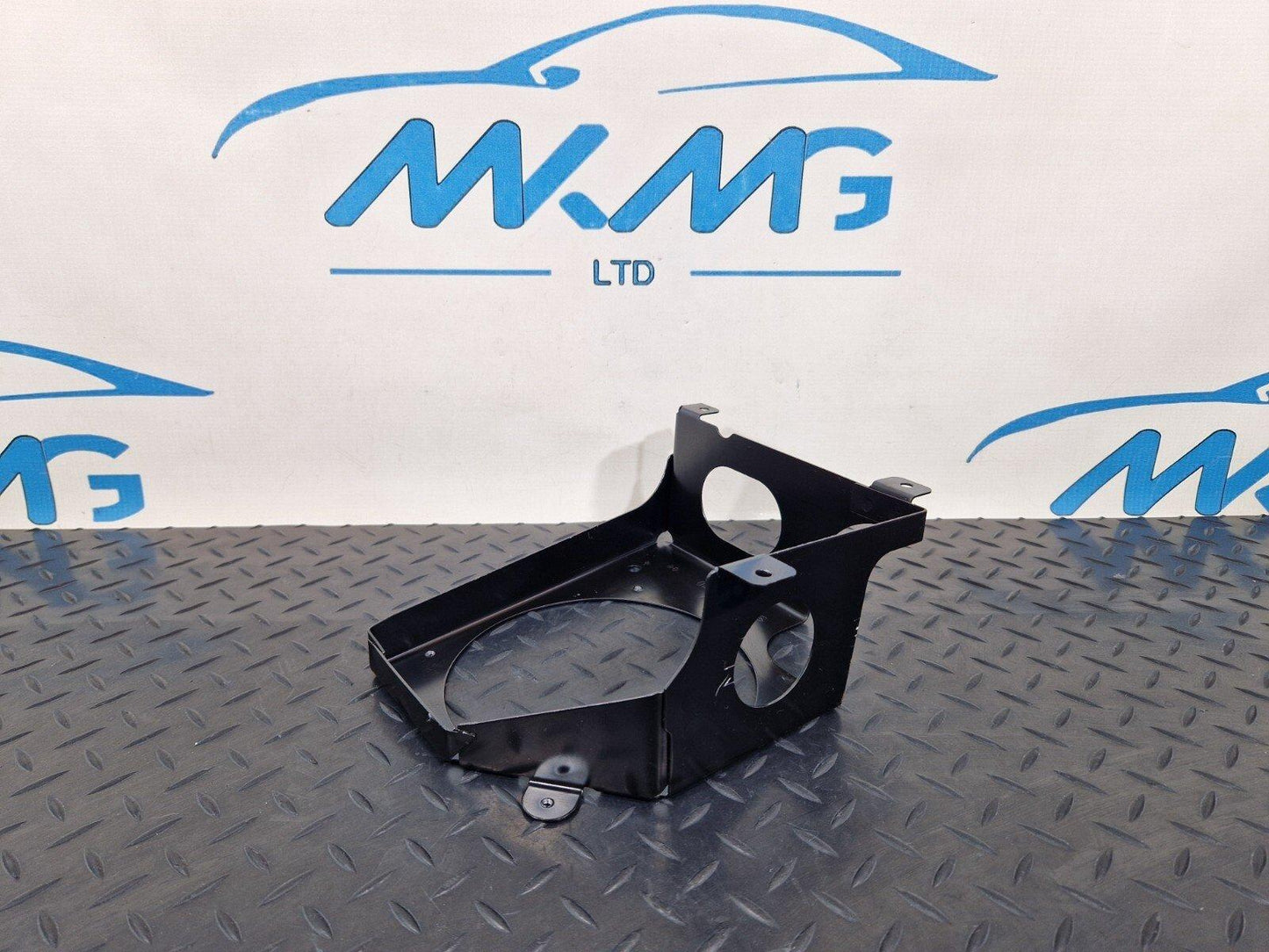 14-23 MERCEDES BENZ VITO W447 OEM REAR RIGHT SPEAKER HOLDER BRACKET A4475451540