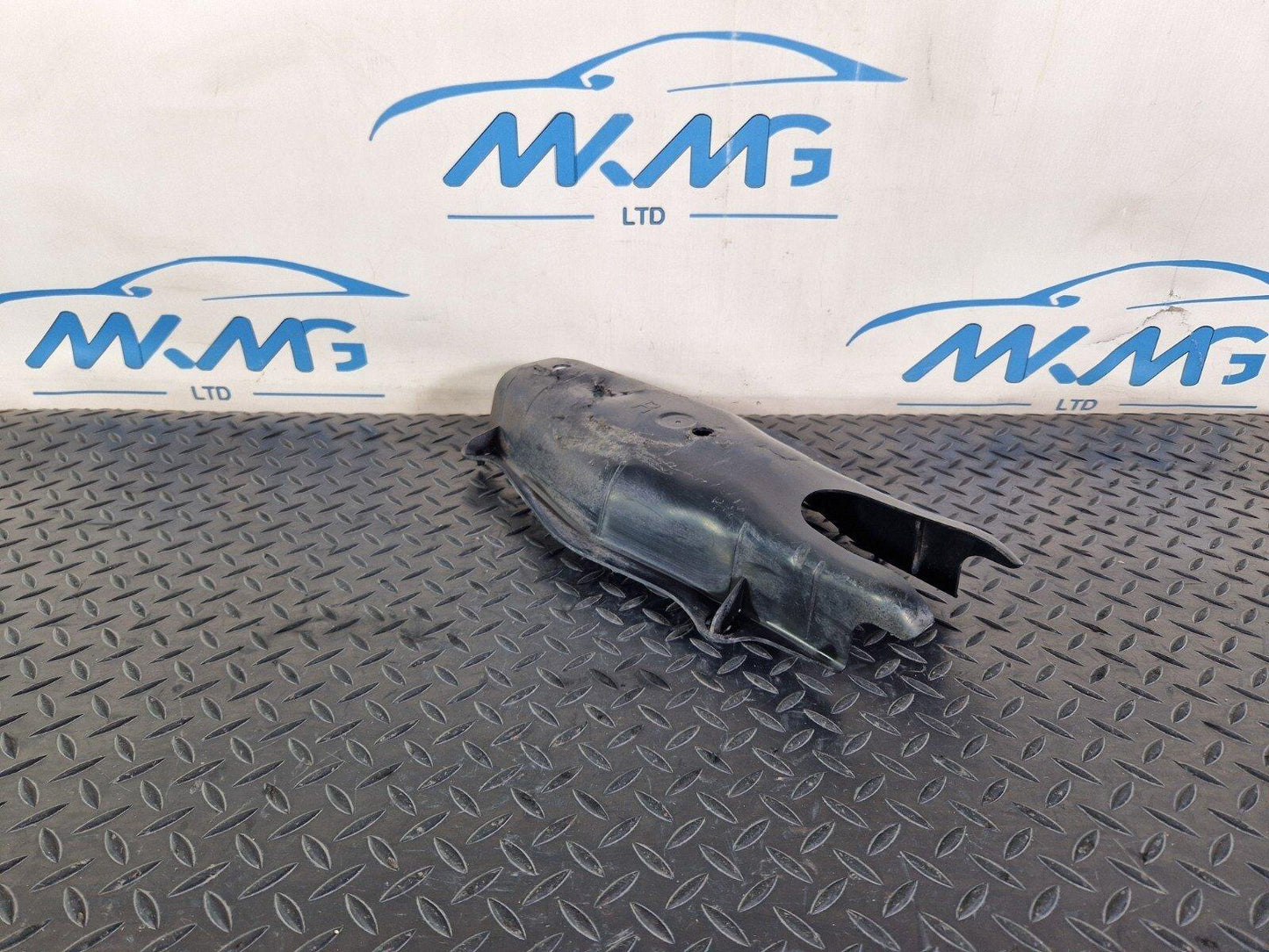 14-21 MERCEDES BENZ C200 W205 REAR RIGHT CONTROL ARM COVER A2053523000