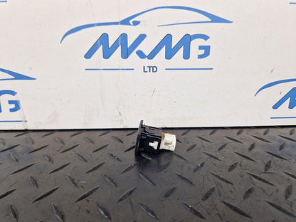 18-ON MERCEDES BENZ A CLASS W177 GENUINE USB PORT SOCKET CONNECTOR A2188200187