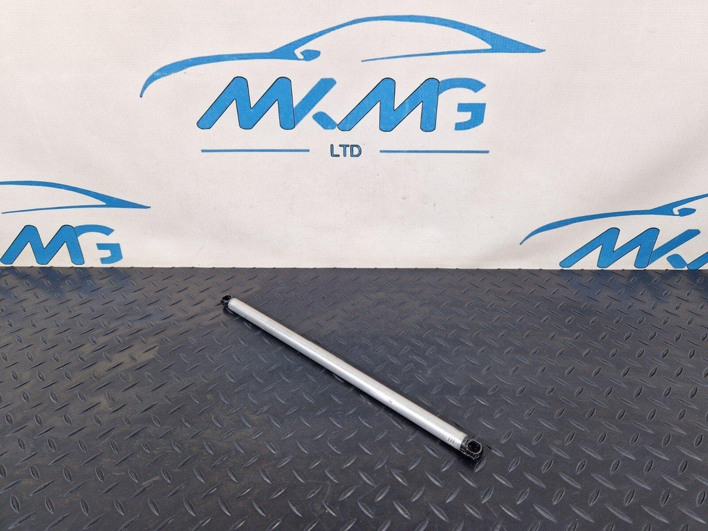 15-18 AUDI A7 4G GENUINE OEM REAR RIGHT O/S BOOT TAILGATE GAS STRUT 4G8827858S
