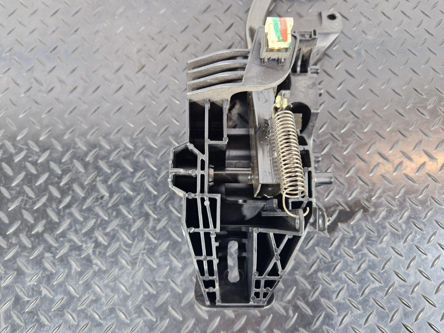 BMW X1 2 SERIES F45 F46 F48 GENUINE BRAKE PEDAL 6856600 6860677