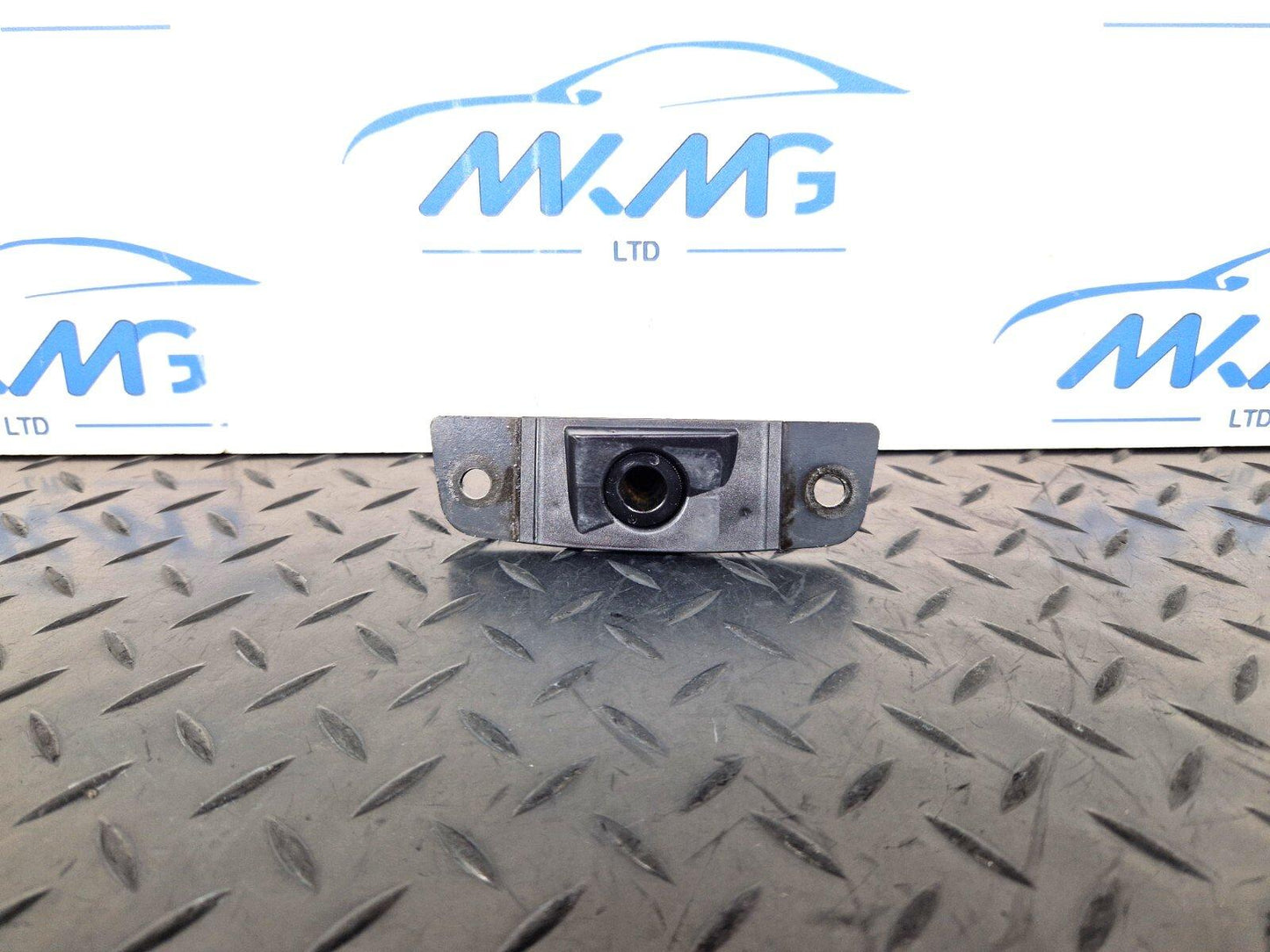 14-23 MERCEDES BENZ VITO W447 OEM RIGHT LOWER SLIDING DOOR STOP A6397660862