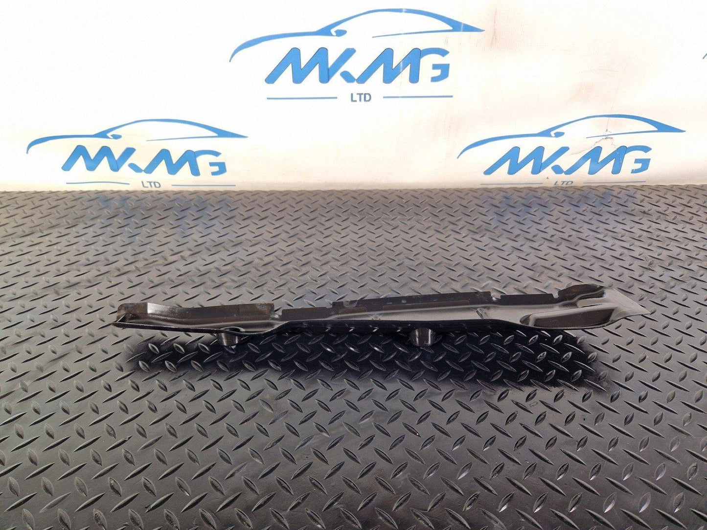 16-19 AUDI A4 B9 GENUINE FRONT LEFT SIDE WING FENDER COVER 8W0821111