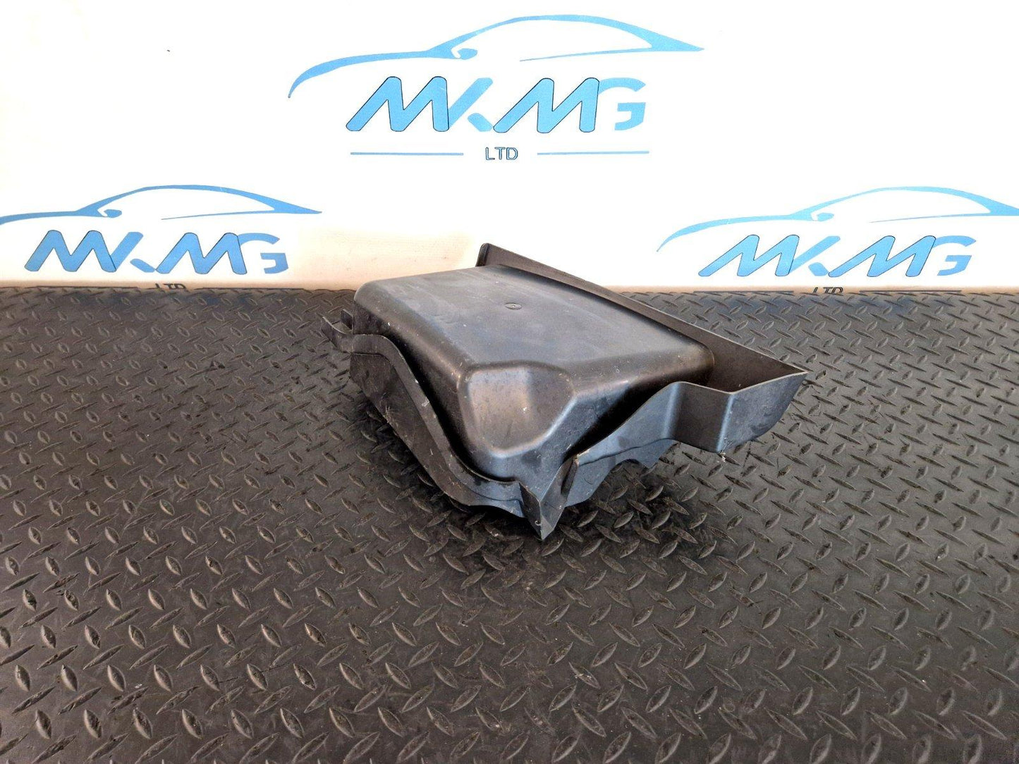 16-20 AUDI Q7 4M 3.0 DIESEL LEFT SIDE UNDER BONNET AIR INTAKE COVER 4M2819979