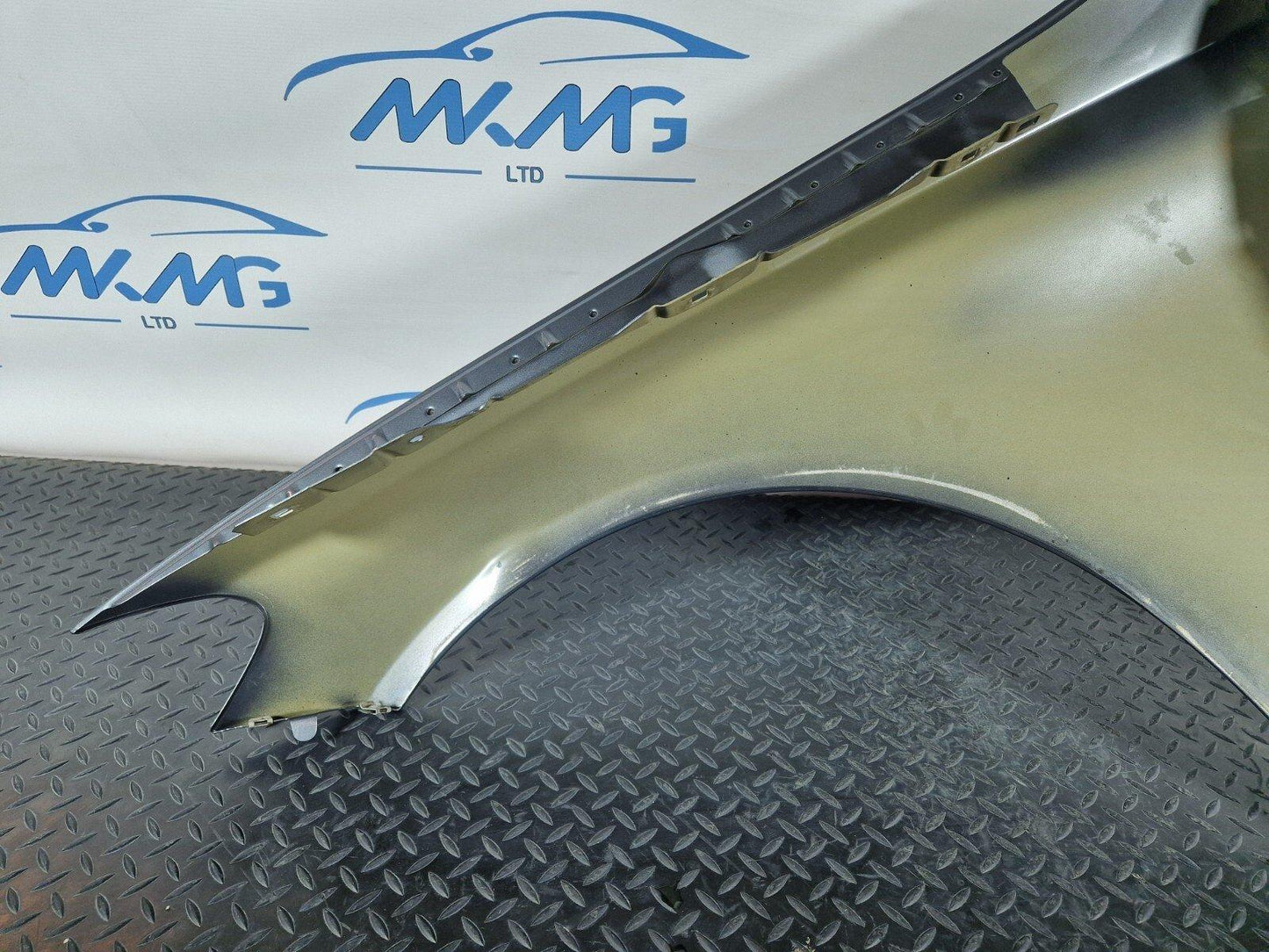 14-21 MERCEDES BENZ C200d W205 OEM FRONT RIGHT O/S WING FENDER PANEL IN GREY 992