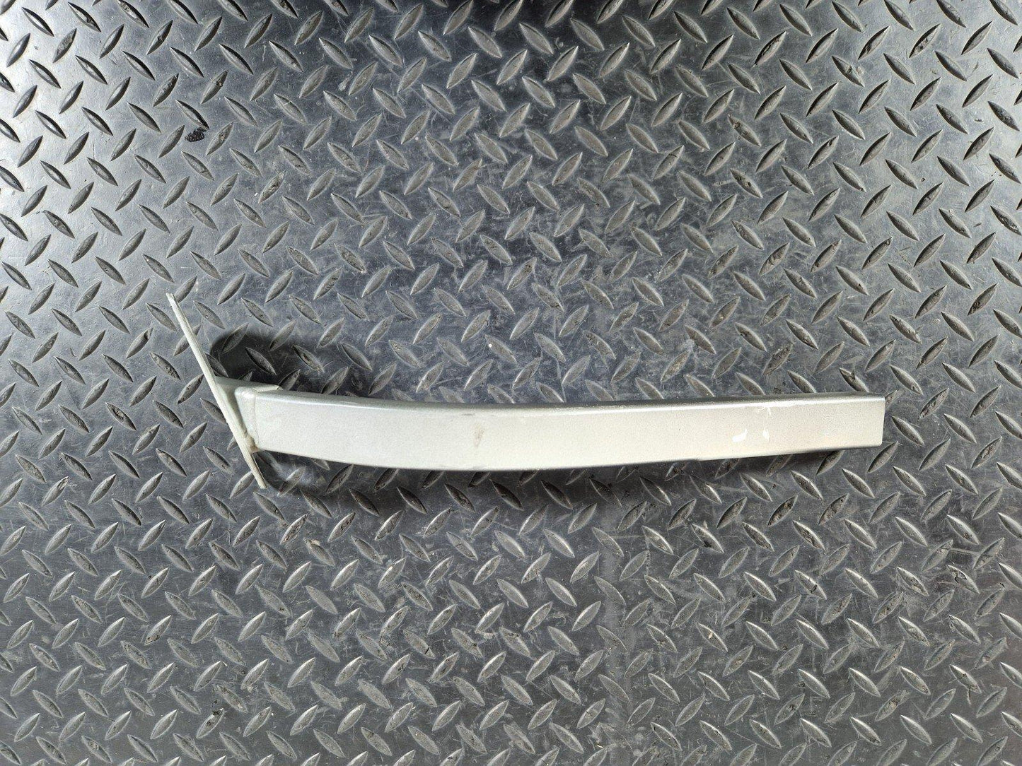 10-17 AUDI A8 4H FRONT WING SUPPORT BRACKET N/S PASSENGER SIDE LEFT 4H0821395