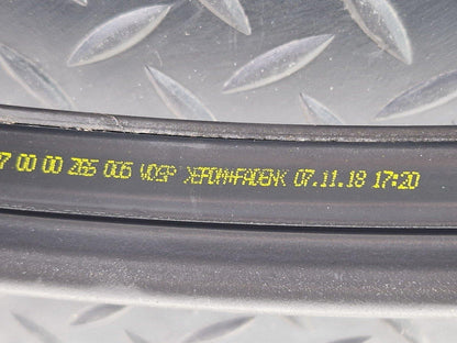 18-ON MERCEDES BENZ SPRINTER W907 W910 BONNET RUBBER SEAL A9108870000