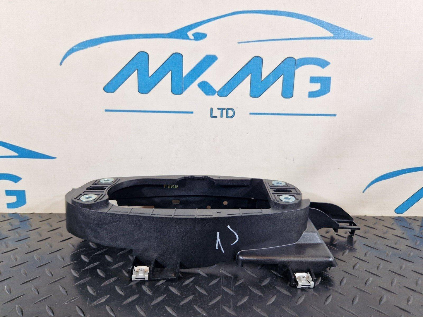 16-19 AUDI A4 B9 GENUINE OEM GEARSTICK MOUNTING PLATE BRACKET 8W0863531