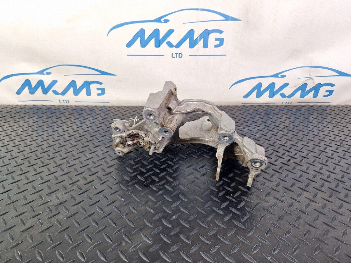 16-19 AUDI A4 B9 GENUINE OEM FRONT RIGHT SIDE SUBFRAME BRACKET MOUNT 8W0399296E