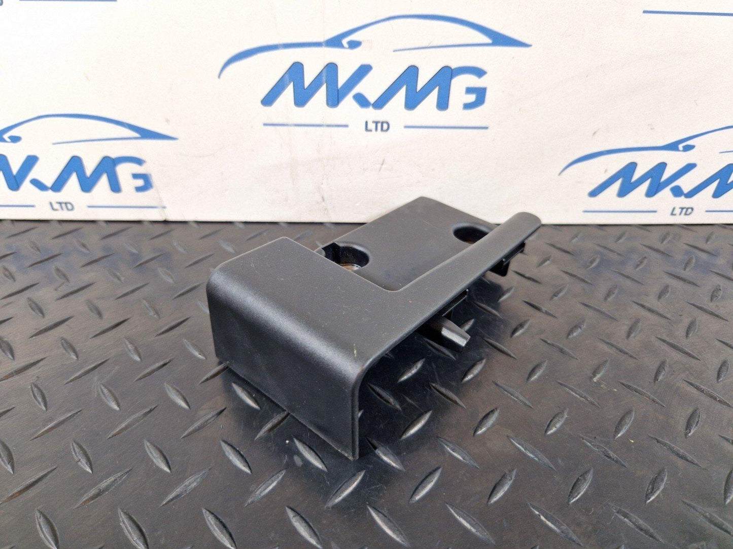 MERCEDES BENZ A CLASS W177 TRUNK HITCH MOUNT BRACKET LEFT SIDE N/S A1776801700