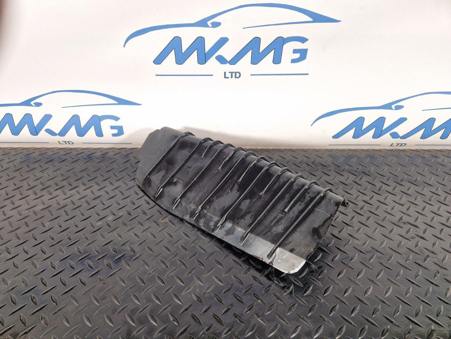 16-24 AUDI A5 F5 GENUINE REAR LEFT CONTROL ARM COVER 8W0505415E