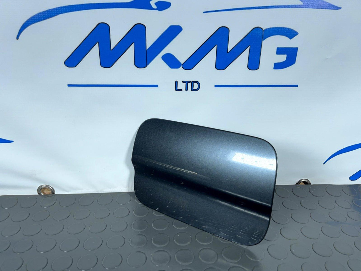 2017 BMW 4 SERIES F32 M-SPORT GENUINE FUEL DOOR IN GREY B39