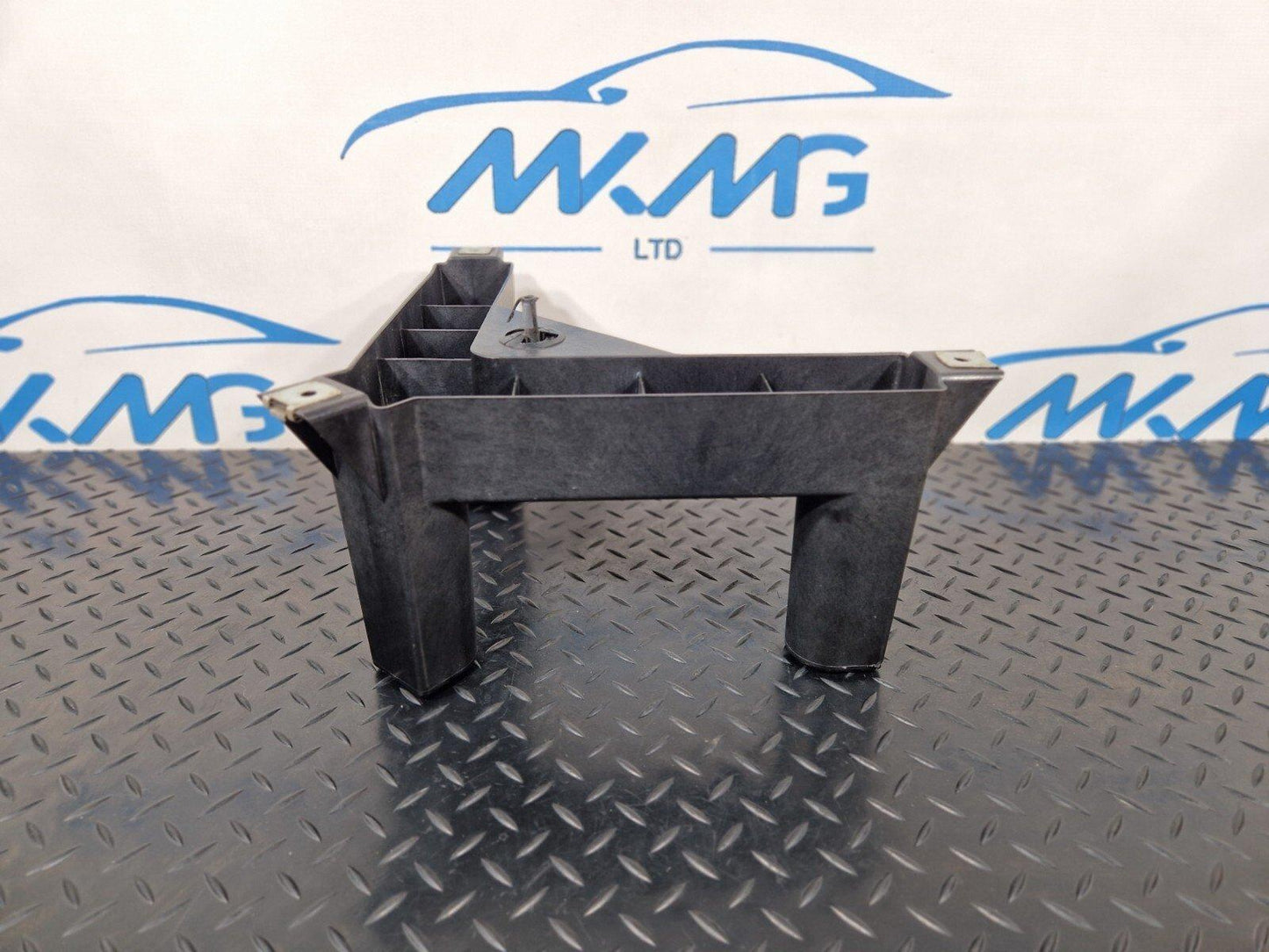 18-ON MERCEDES BENZ A CLASS W177 GENUINE MOUNT BRACKET A1776827500