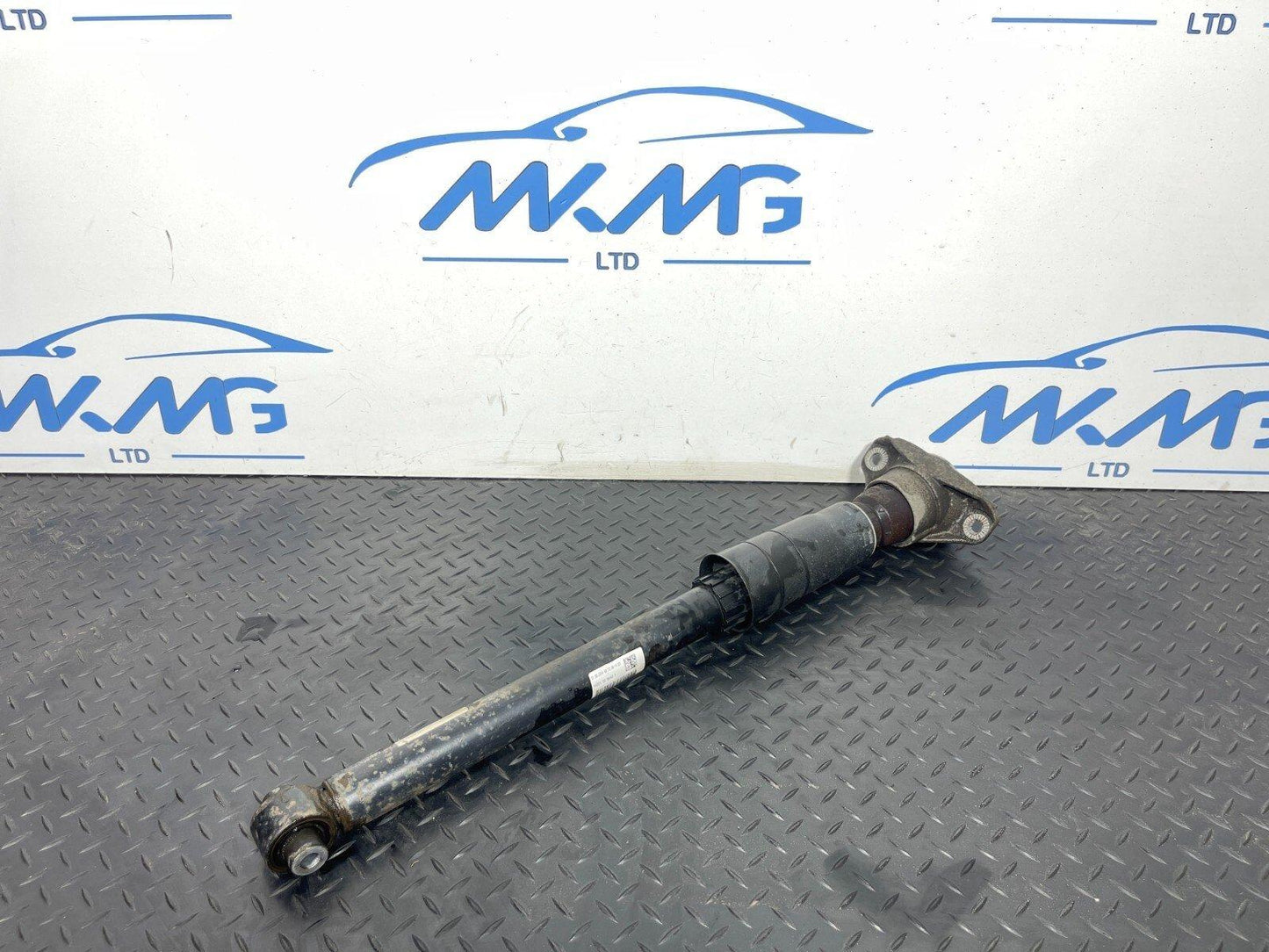 16-19 AUDI A4 B9 REAR SHOCK ABSORBER 8W0513035AB 8W0513028AA