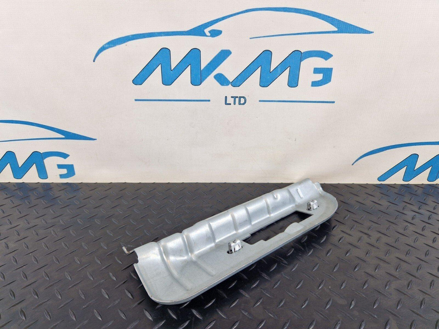 MERCEDES BENZ A CLASS W177 REAR RIGHT O/S GRAB HANDLE ROOF MOUNT BRACKET