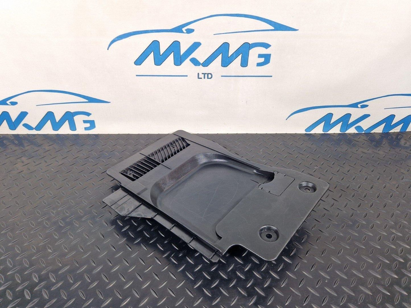 11-18 BMW 6 SERIES F06 REAR INTERIOR AIR DUCT 9242212