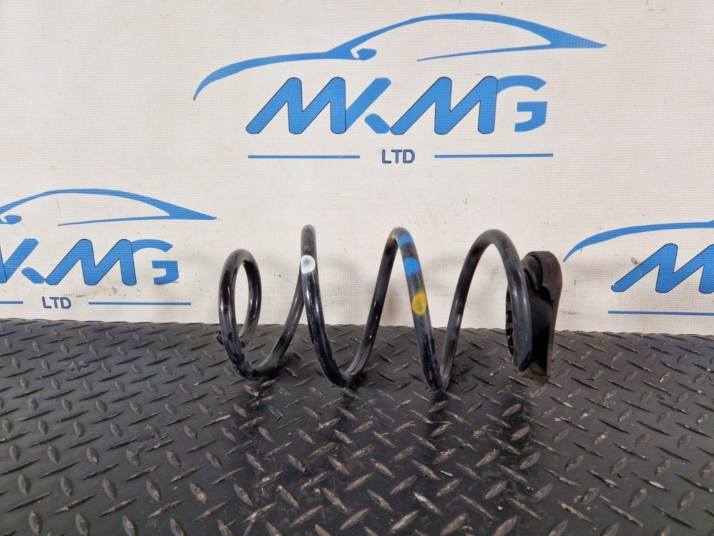 19-ON MERCEDES B CLASS W247 REAR COIL SPRING FITS LEFT & RIGHT A2473241800