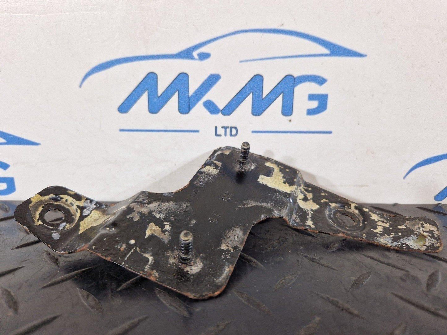 14-23 MERCEDES VITO W447 GENUINE HORN HOLDER BRACKET A4475402210