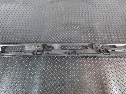 11-19 MERCEDES BENZ ML W166 OEM RIGHT SIDE SKIRT TRIMMING BRACKET A1666980227