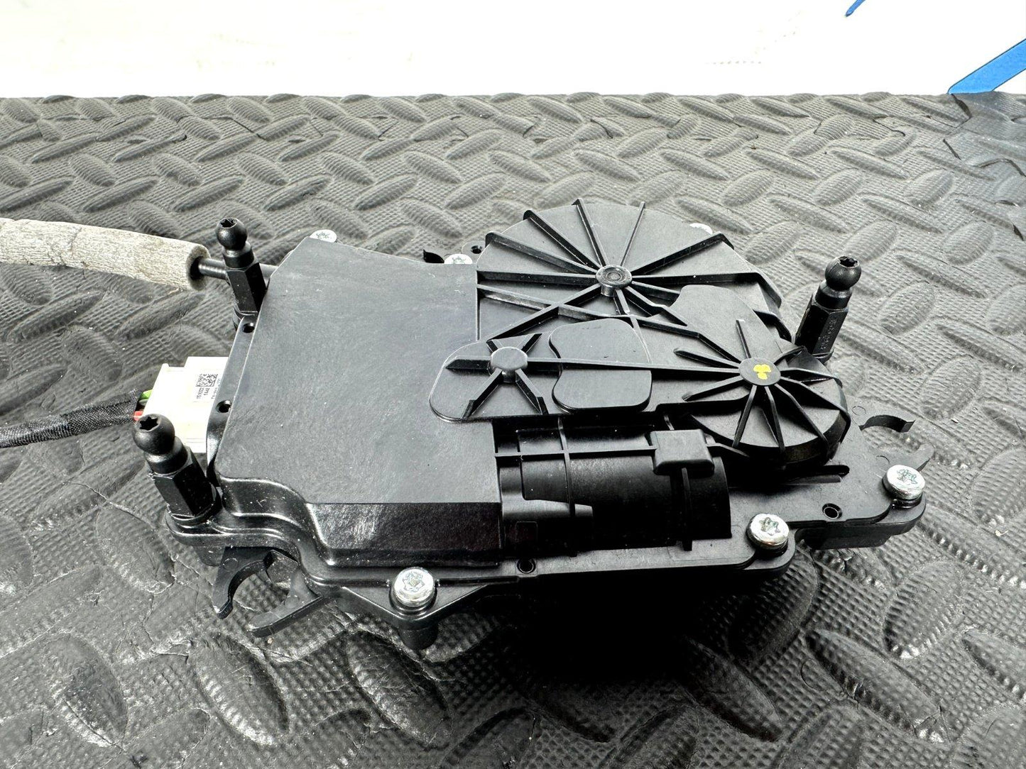 14-21 BMW 2 SERIES GRAN TOURER F45 F46 BOOTLID TAIL GATE LOCK ACTUATOR 7348531