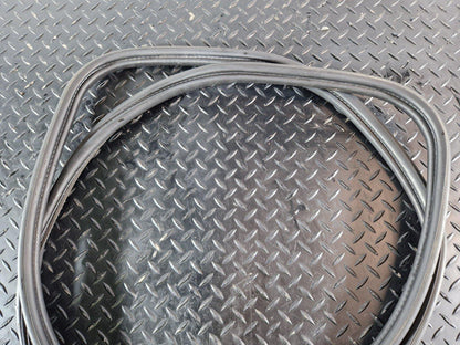 11-18 BMW 6 SERIES F13 GASKET SEAL RUBBER TAILGATE BOOTLID TRUNK 7228502