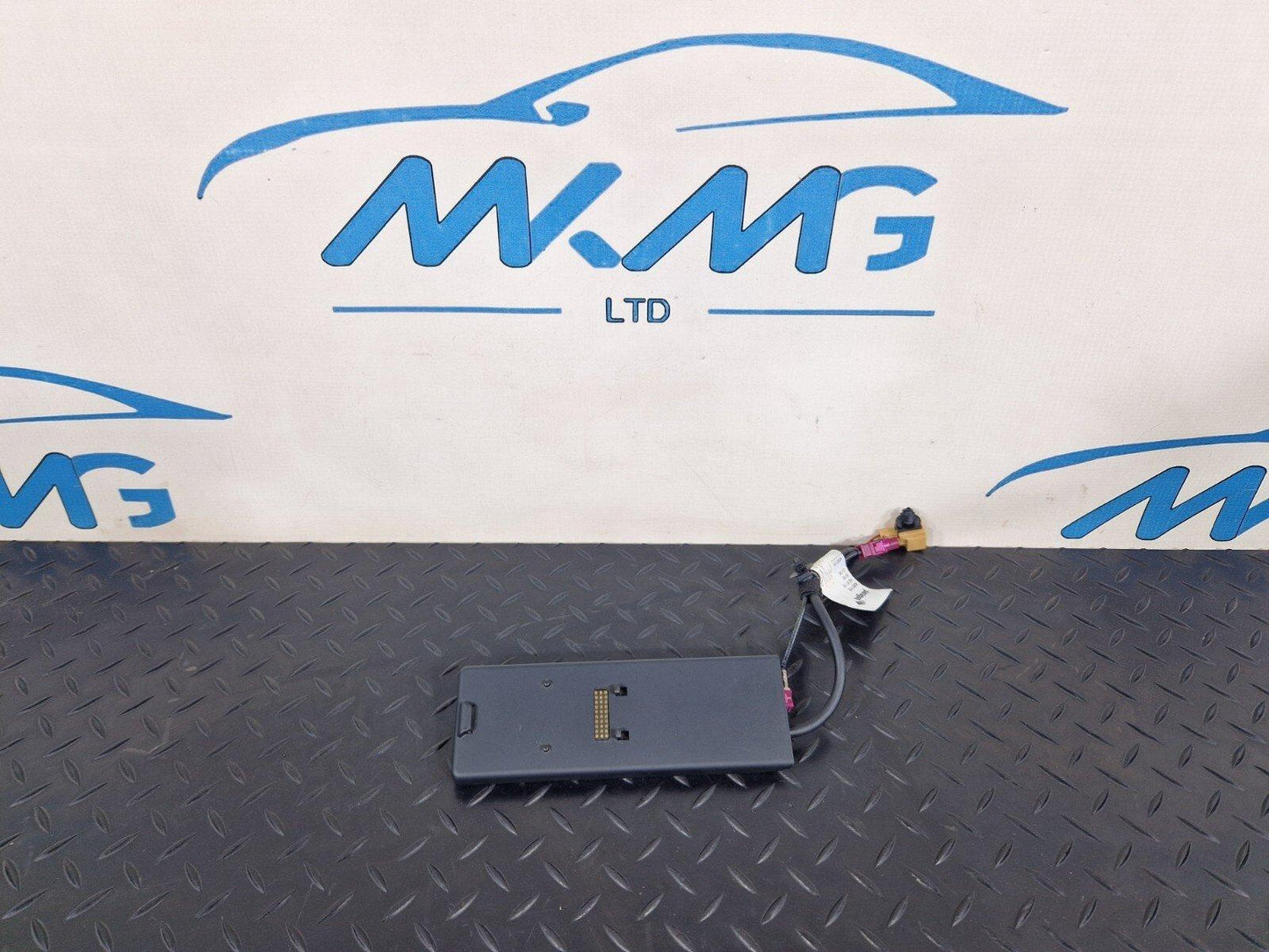 10-18 AUDI A7 4G S-LINE GENUINE PHONE HOLDER DOCKING PANEL UNIT TRAY 4G0971178