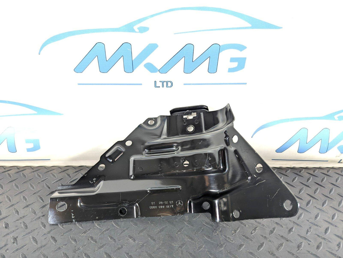 13-19 MERCEDES BENZ CLA C117 LEFT SIDE FLOOR BODY PLATE TRIM BRACKET A1726400000