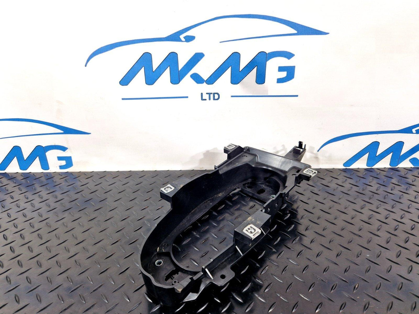 16-19 AUDI A4 B9 AVANT GENUINE GEARSTICK MOUNTING PLATE BRACKET 8W0863531