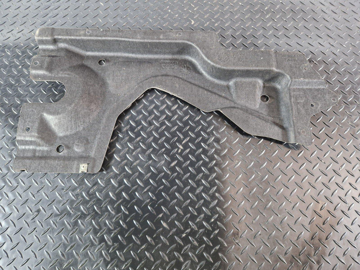 16-20 AUDI Q7 4M GENUINE REAR RIGHT O/S BODY UNDERTRAY PANEL 4M0825214F