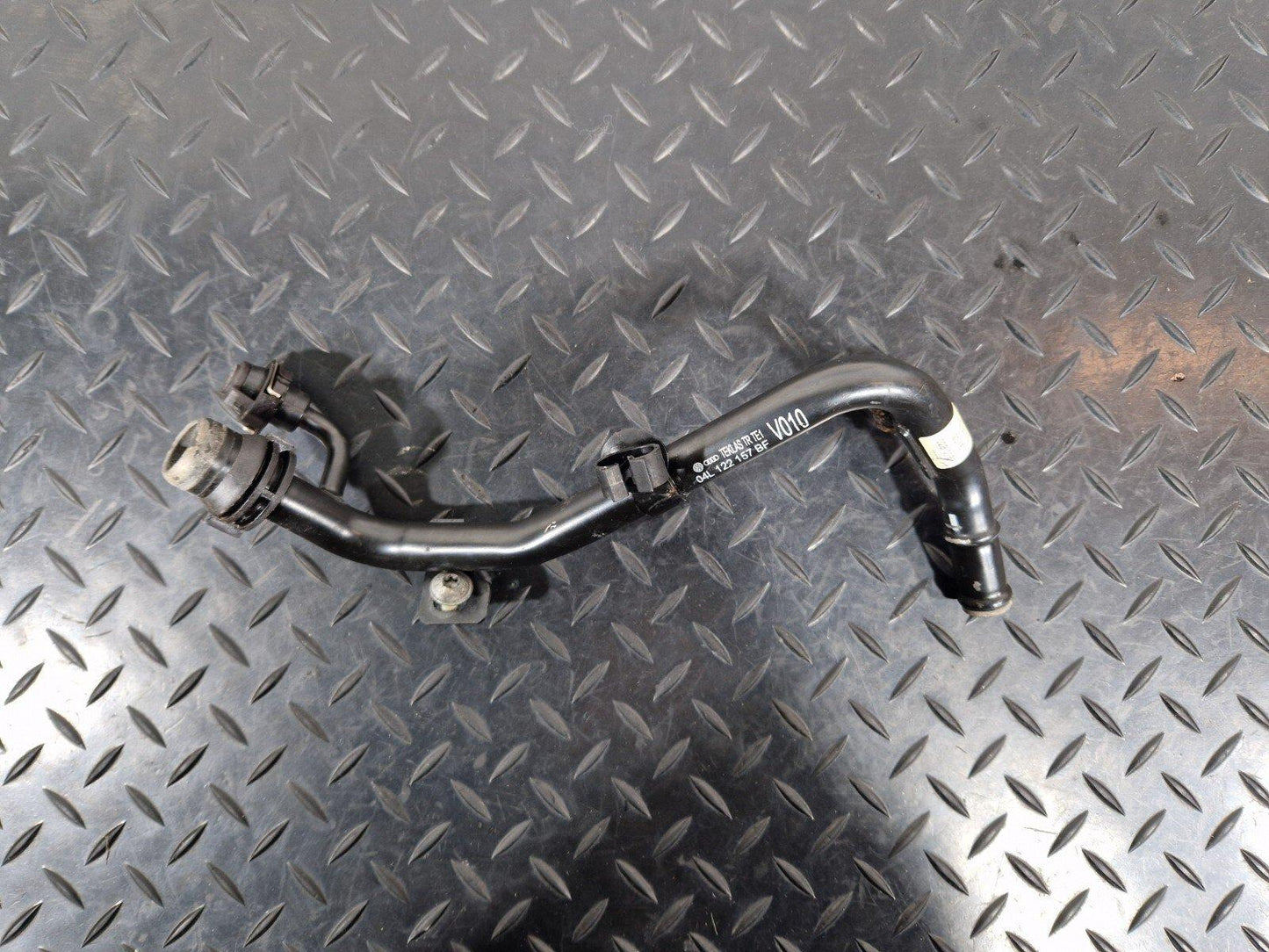 16-19 AUDI A4 B9 WATER COOLANT PIPE 04L122157BF