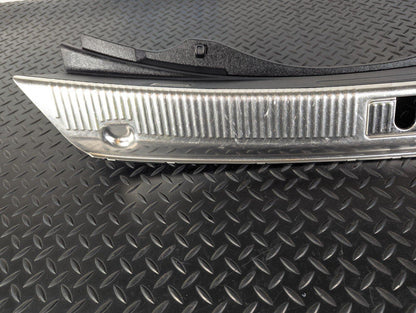 10-17 AUDI A8 4H REAR BOOT CHROME LOADING COVER PANEL TRIM 4H0863471