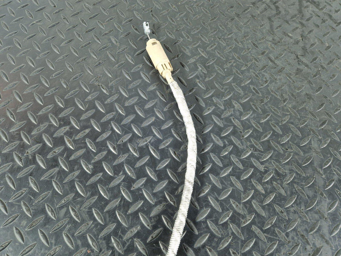 10-17 AUDI A8 4H PARKING GEAR RELEASE CABLE 4H2713035