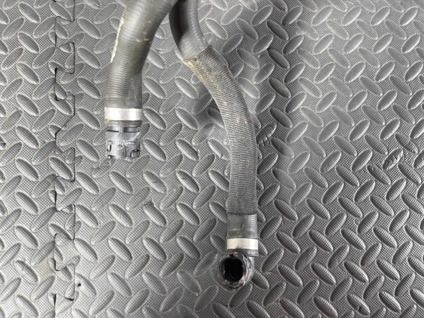 14-21 MERCEDES BENZ C300 W205 WATER COOLANT PIPES HOSE A2055010591