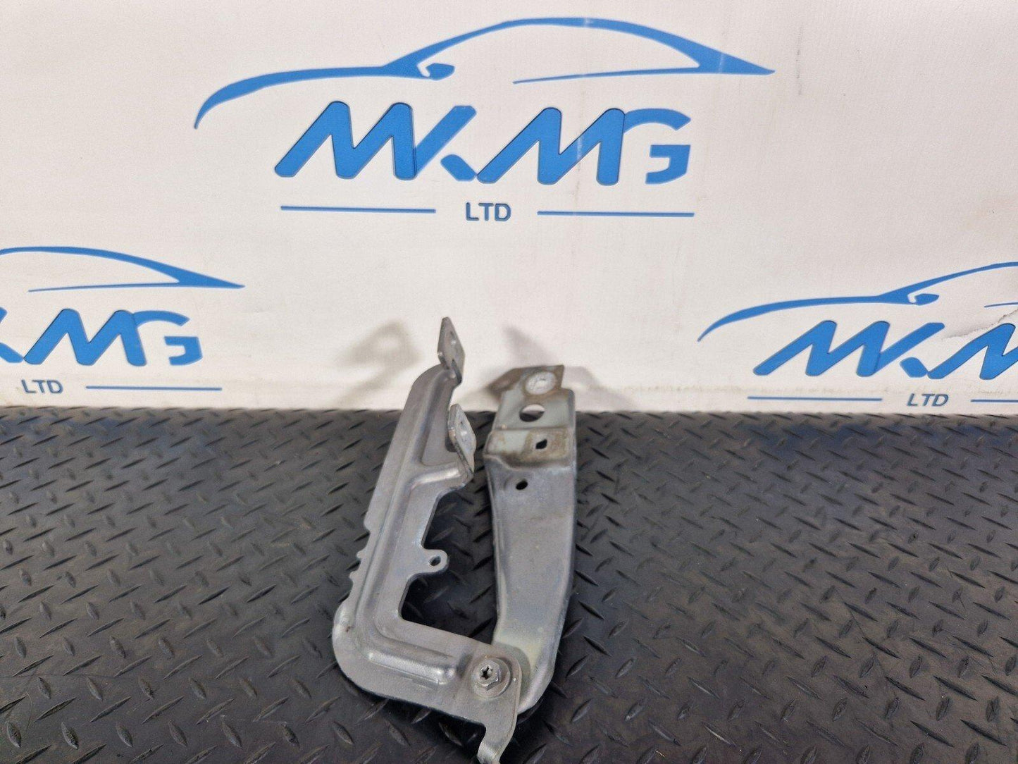 19-ON MERCEDES BENZ B CLASS W247 BONNET HINGE RIGHT DRIVER SIDE A2478800228