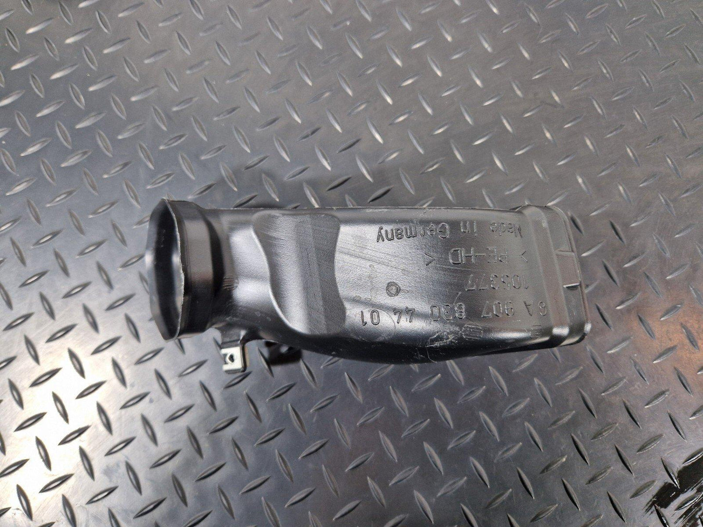 18-ON MERCEDES SPRINTER W907 W910 RIGHT DRIVER SIDE AIR DUCT A9078304401