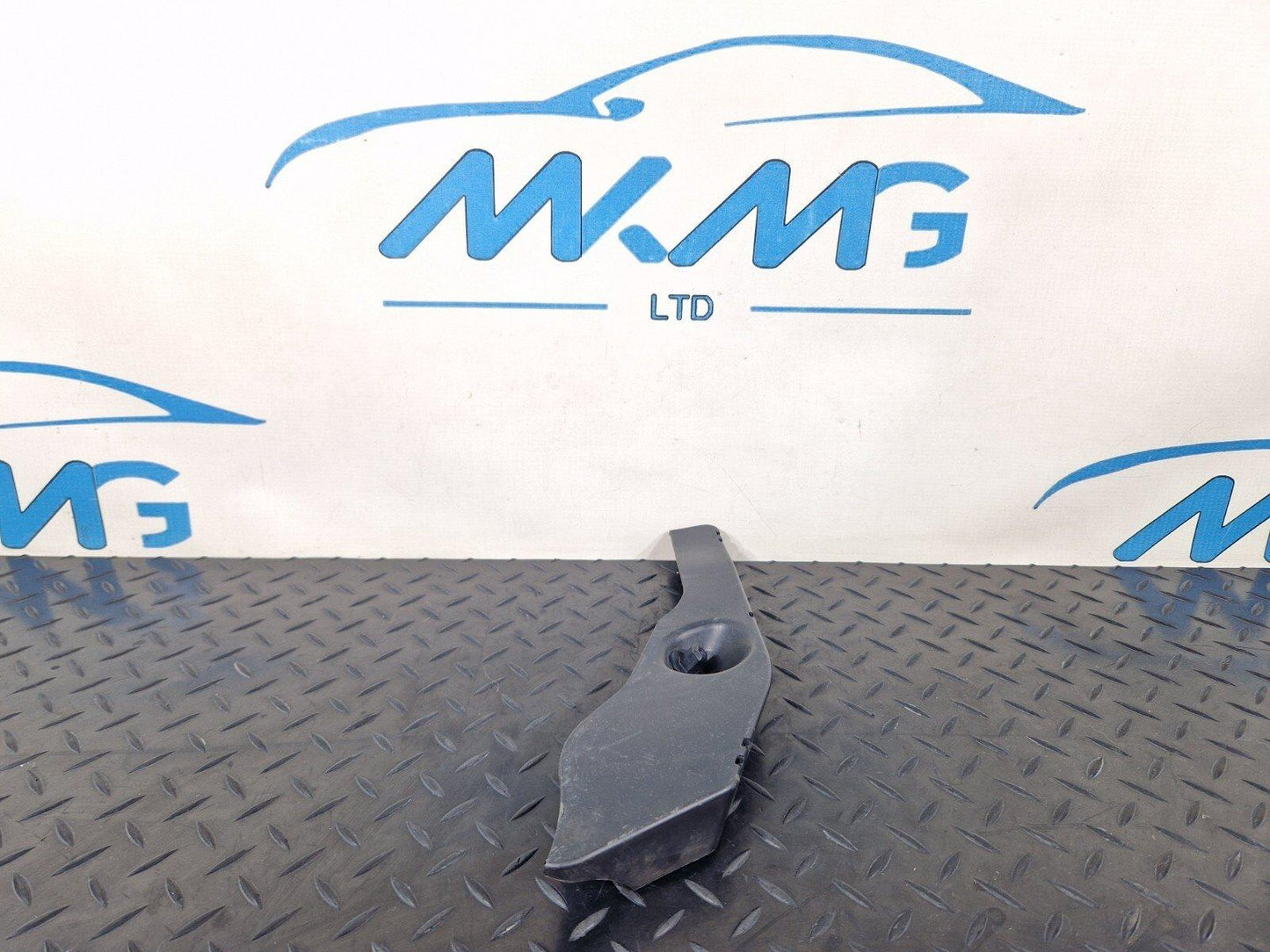 16-19 AUDI A4 B9 REAR RIGHT UNDERBODY SPLASH GUARD SHIELD COVER OEM 8W0825214