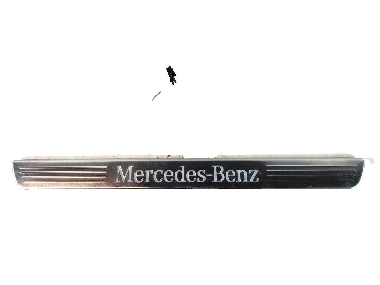 19-ON MERCEDES BENZ B CLASS W247 GENUINE FRONT SILL KICK PLATE A1776809705