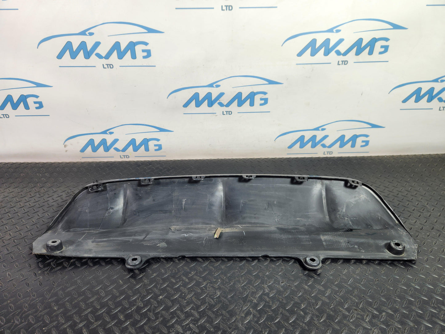Range Rover Evoque L551 SUV Rear Bumper Lower Trim Damaged K8D2-19B537-C