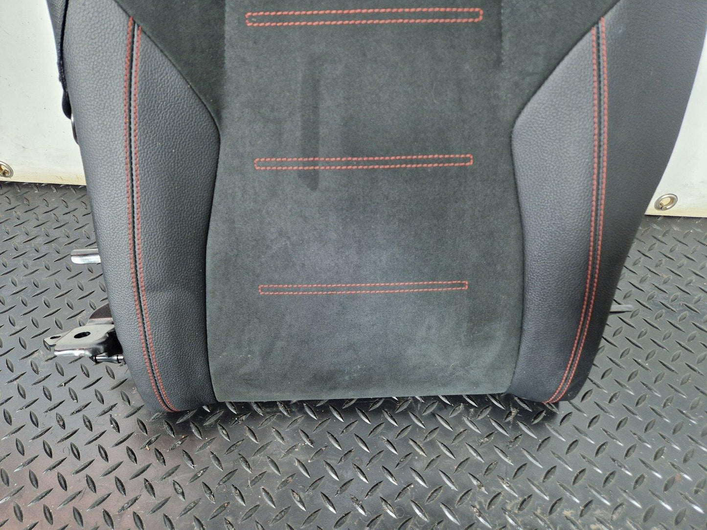 19-ON MERCEDES BENZ A CLASS EQ W177 V177 A250e REAR LEFT SEAT