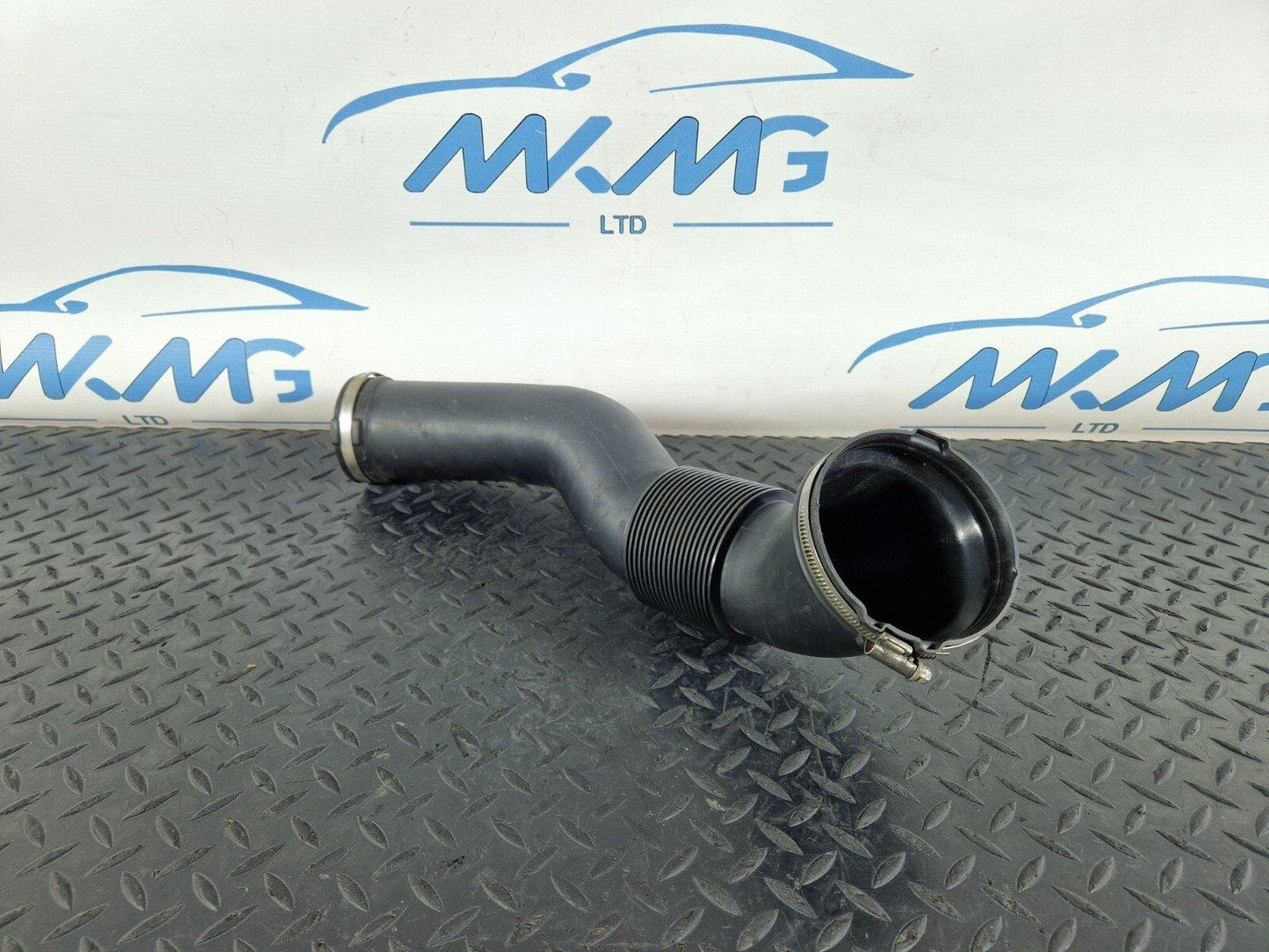 10-17 AUDI A8 4H AIR INTAKE PIPE TUBE HOSE DUCT 4H0129616G