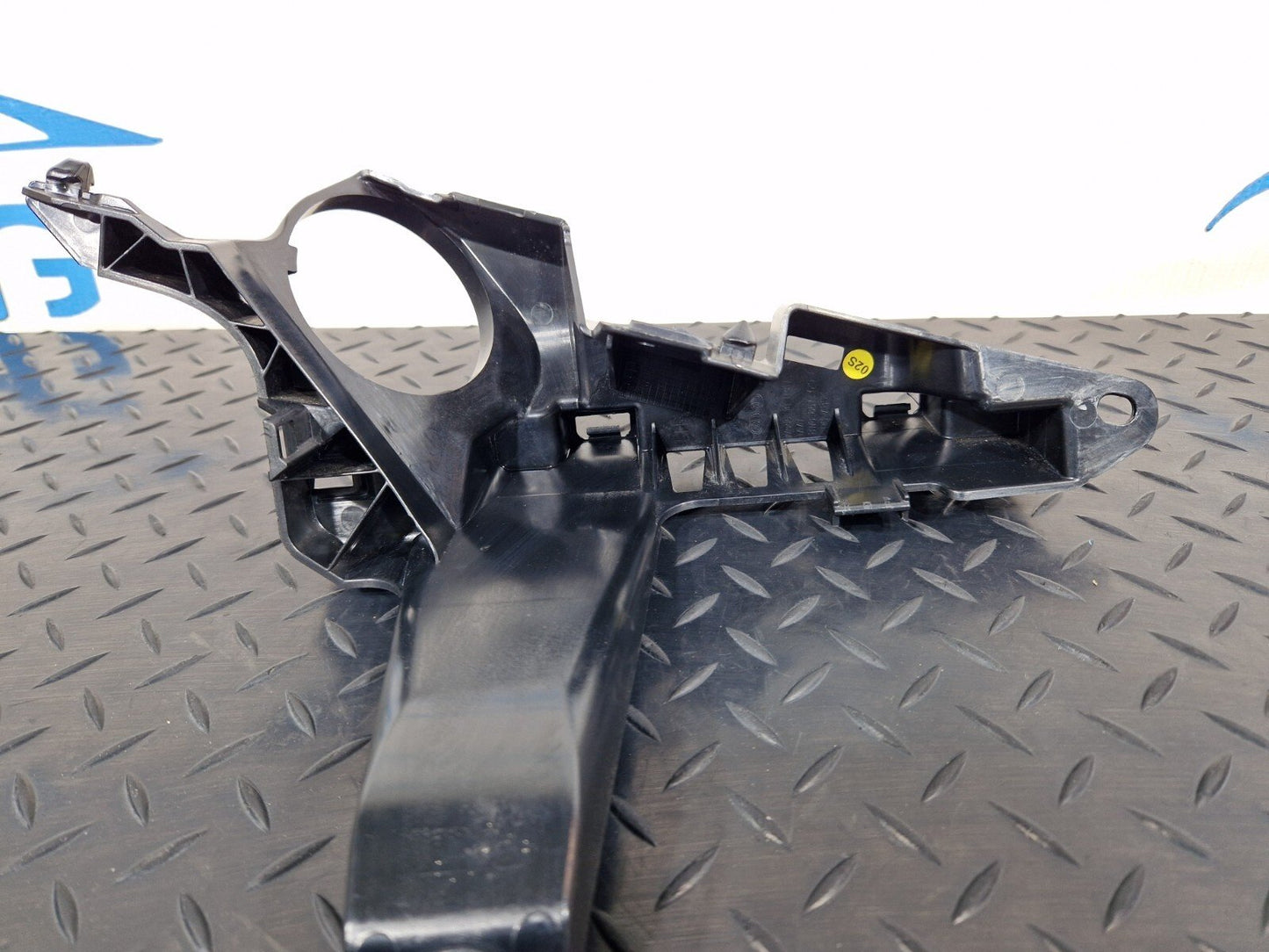 16-23 AUDI A5 F5 SPORTBACK S-LINE LEFT D-PILLAR TRIM BRACKET 8W8867729A