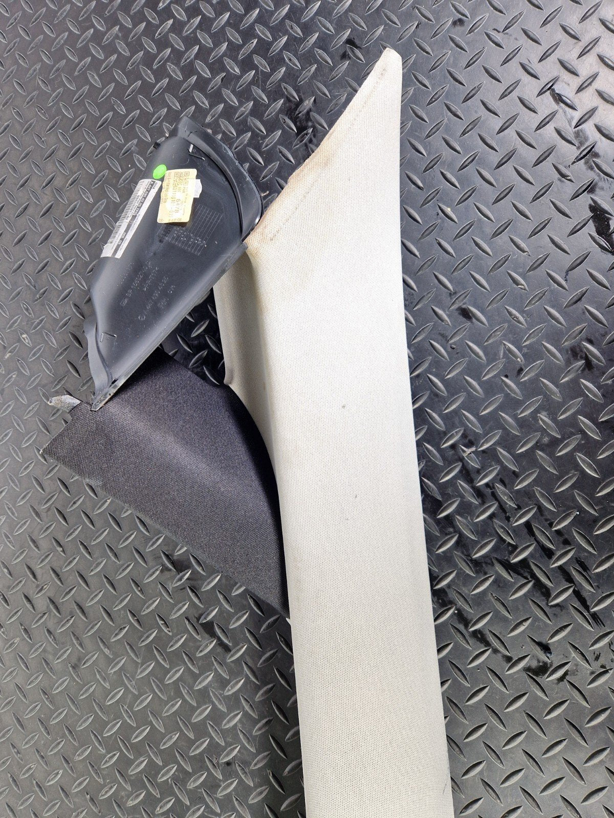 14-23 MERCEDES BENZ VITO W447 OEM FRONT RIGHT A-PILLAR COVER TRIM A4476904325