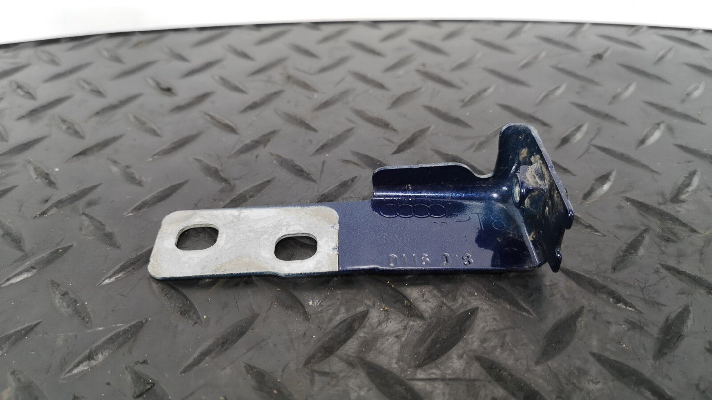 16-19 AUDI A4 B9 S-LINE GENUINE FRONT LEFT PASSENGER SIDE WING BRACKET 8W0821433