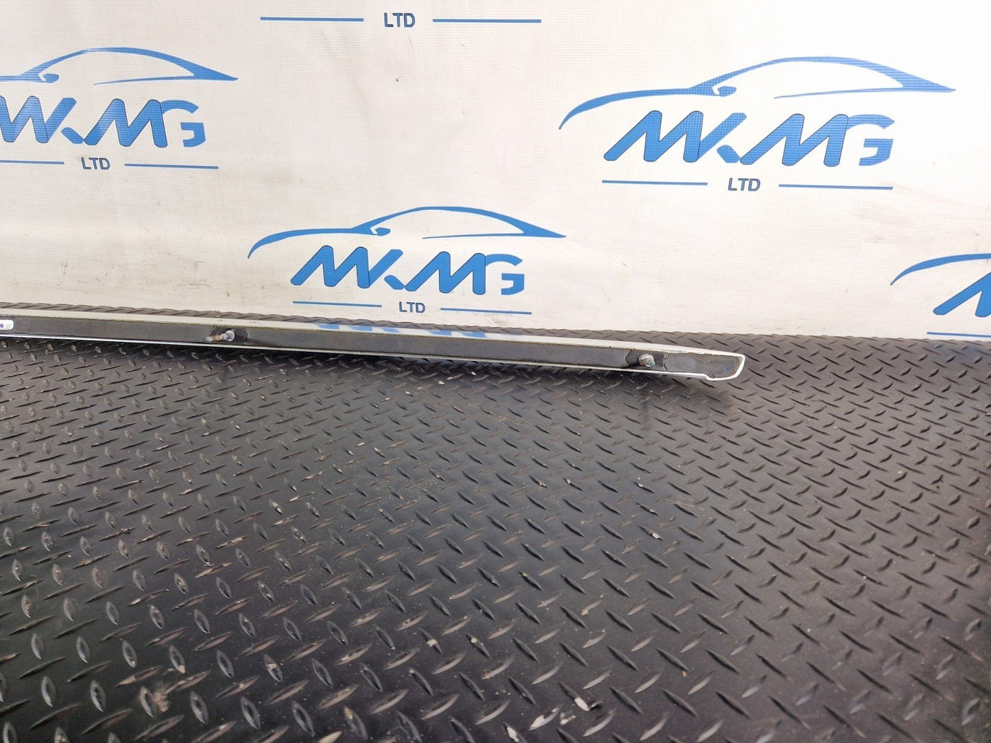 16-19 AUDI A4 B9 ESTATE GENUINE OEM RIGHT DRIVER SIDE ROOF RAIL 8W9860022