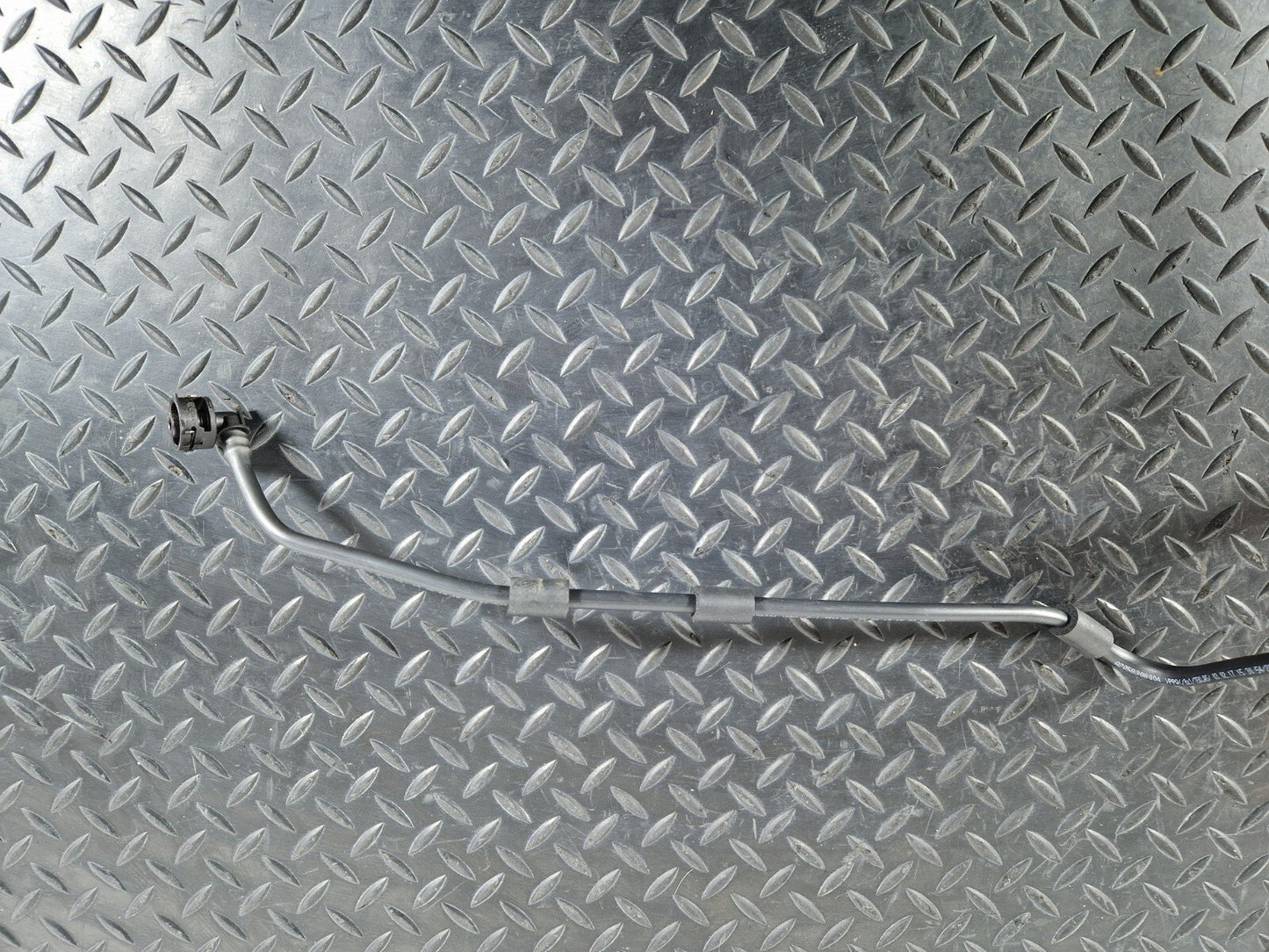 14-21 MERCEDES C200d W205 GENUINE OEM WINDSHIELD WASHER HOSE PIPE A2058308004