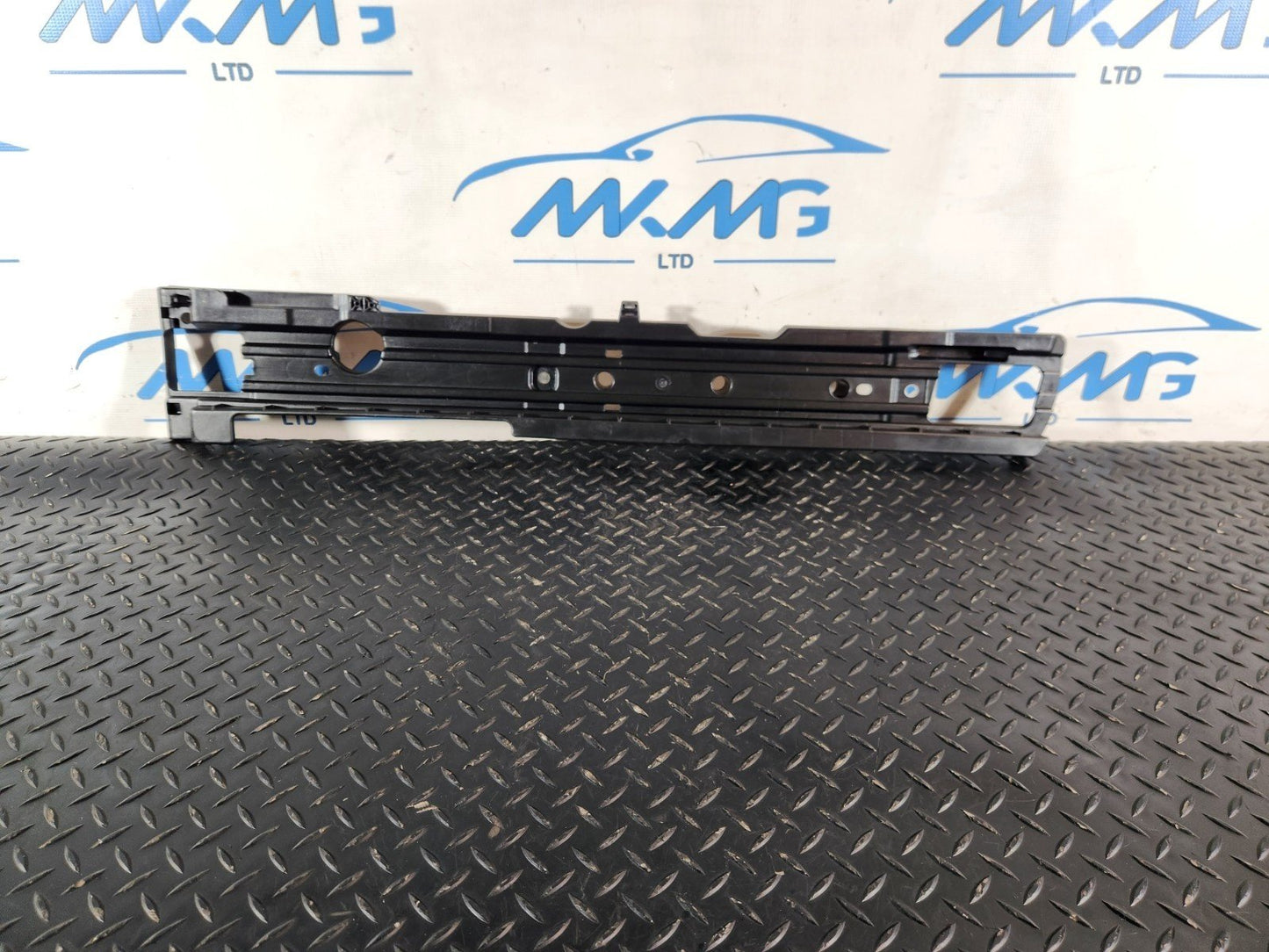 10-18 VW TOUAREG 7P REAR TRUNK BOOT LEFT RAIL SUPPORT BRACKET HOLDER 7P0863599A