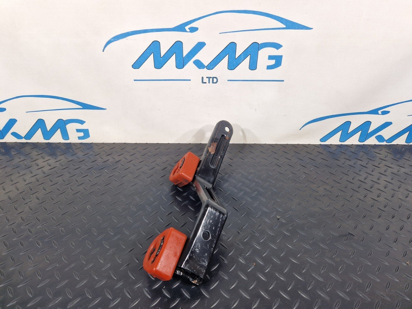 18-ON MERCEDES BENZ SPRINTER W907 W910 EXHAUST MUFFLER HOLDER A9104921500