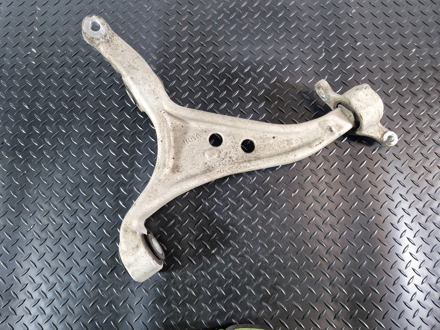 11-19 MERCEDES BENZ ML W166 GENUINE RIGHT O/S CONTROL ARM A16663300207