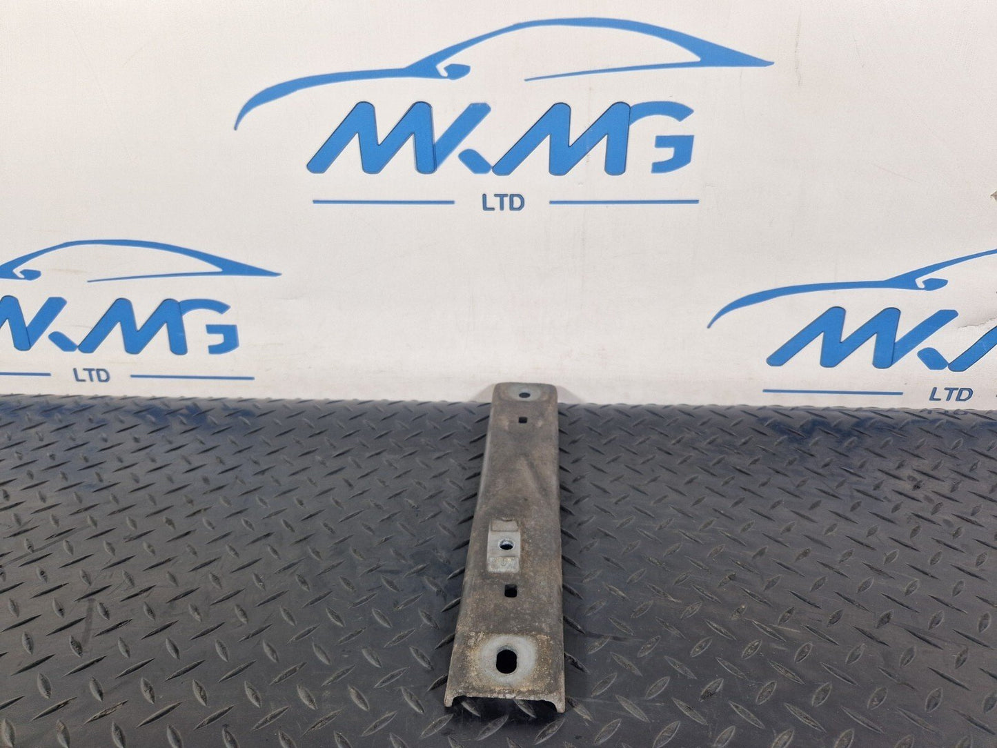 18-ON MERCEDES BENZ A CLASS W177 EXHAUST HOLDER BRACKET A2474921400