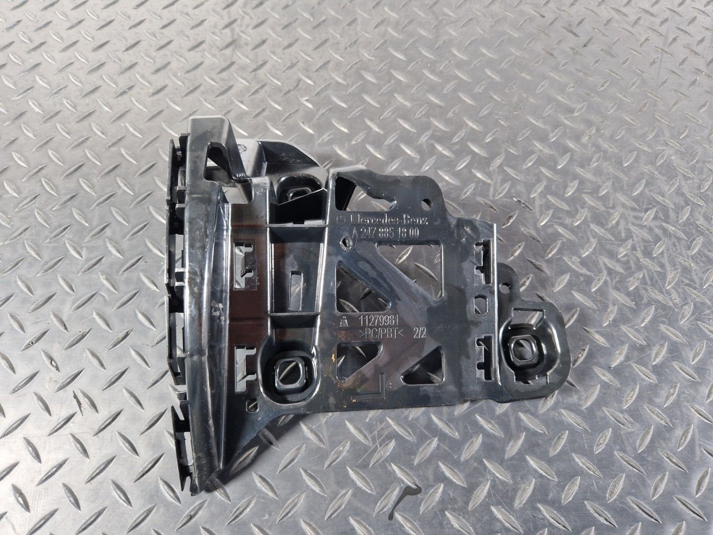 19-ON MERCEDES BENZ B CLASS W247 GENUINE REAR BUMPER BRACKET LEFT A2478851800